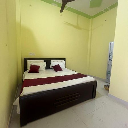 Hotel Vijay Palace Ayodhya 외부 사진