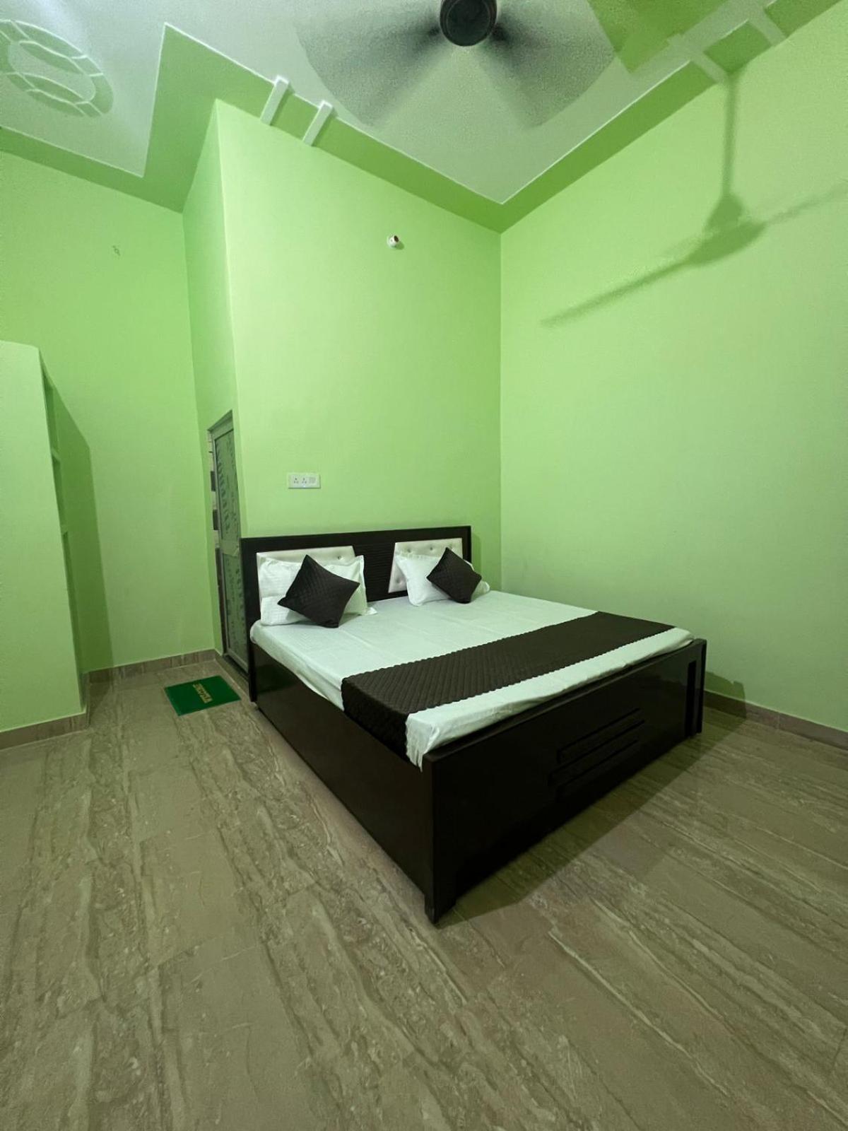 Hotel Vijay Palace Ayodhya 외부 사진