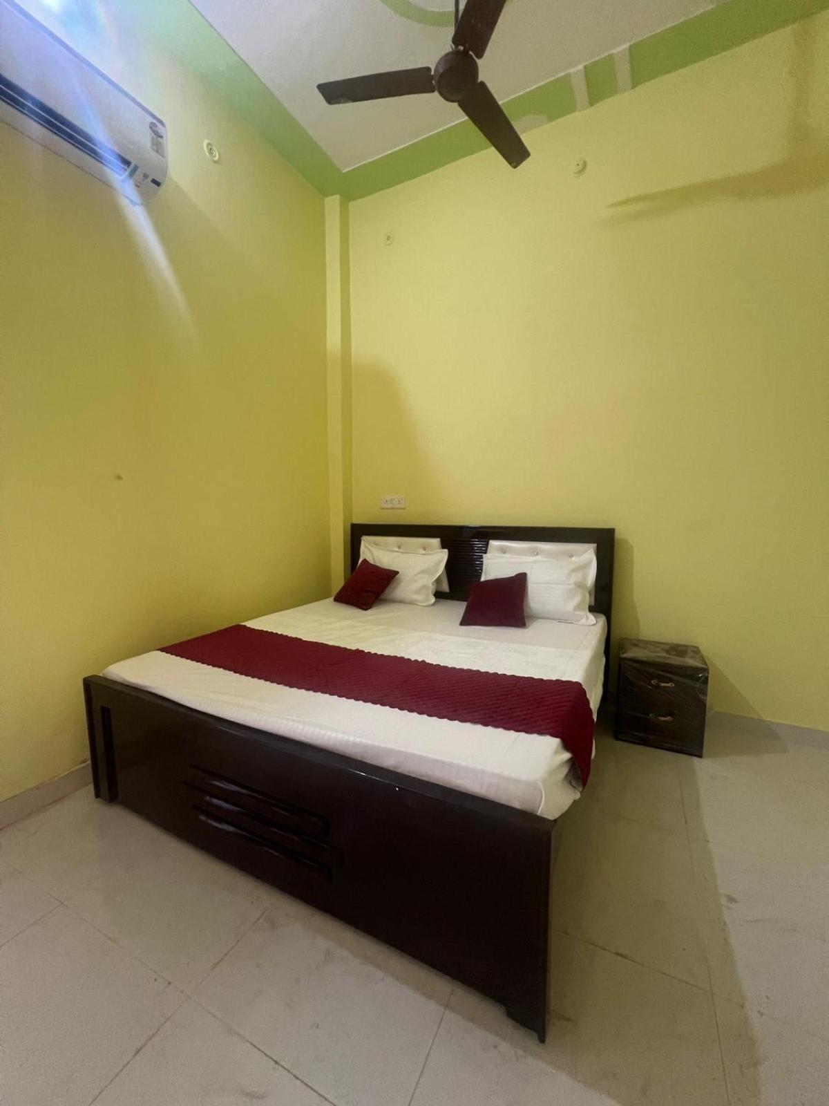 Hotel Vijay Palace Ayodhya 외부 사진