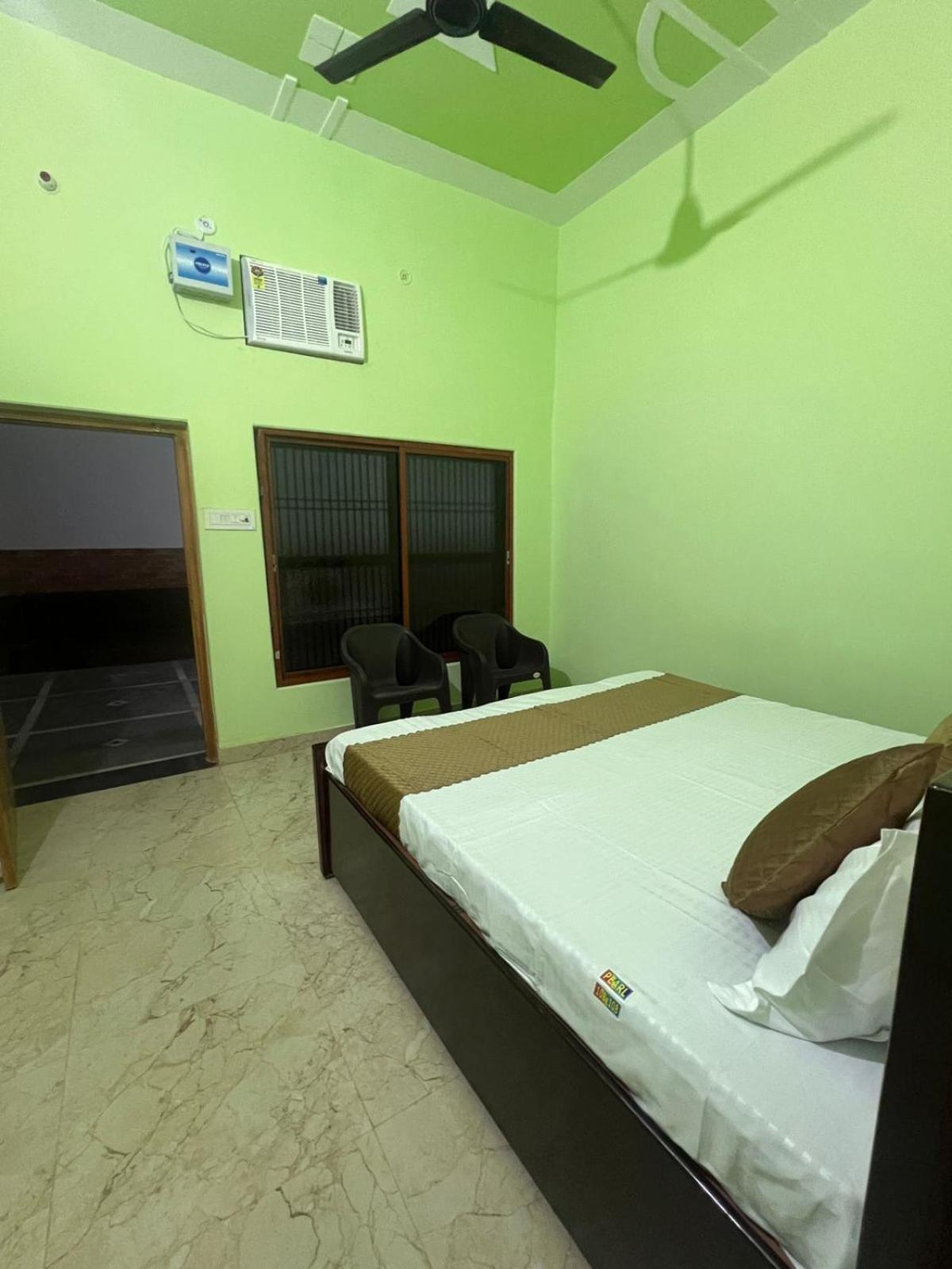 Hotel Vijay Palace Ayodhya 외부 사진
